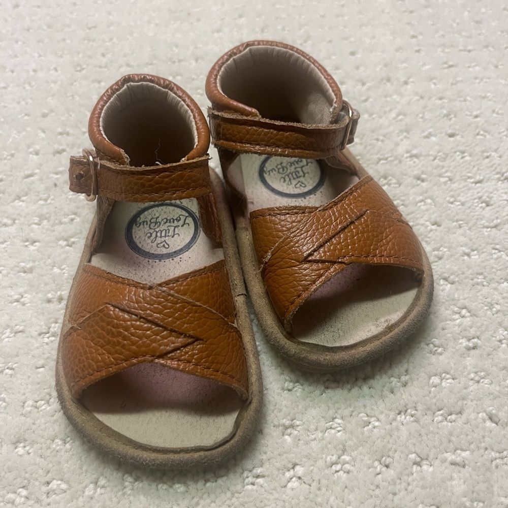 Little love bug brown sandals